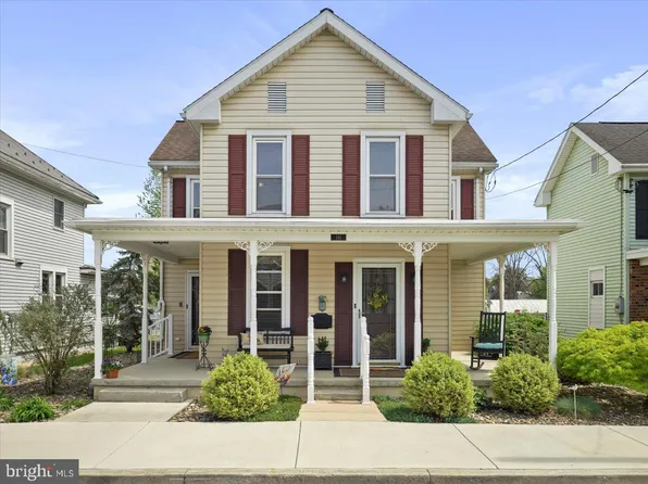 141 N Allison St, Greencastle, PA 17225