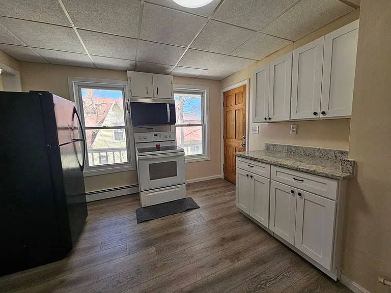 40 Putnam St #2 — Photo 3