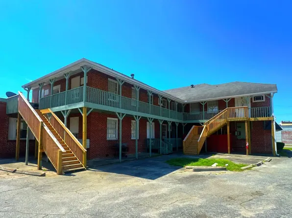 104 N Church St, Hahira, GA