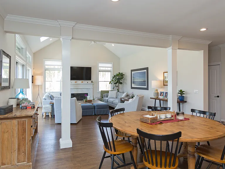 21 Cove Neck Ln — Photo 6