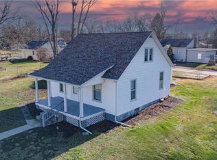 114 W Fillmore Ave, Charleston, IL 61920