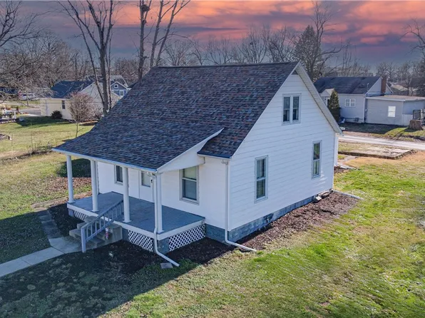 114 W Fillmore Ave, Charleston, IL 61920