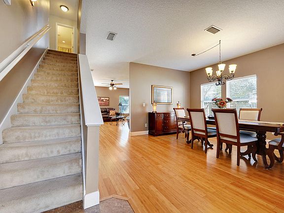 4th image of 955 Churchhill Ln
