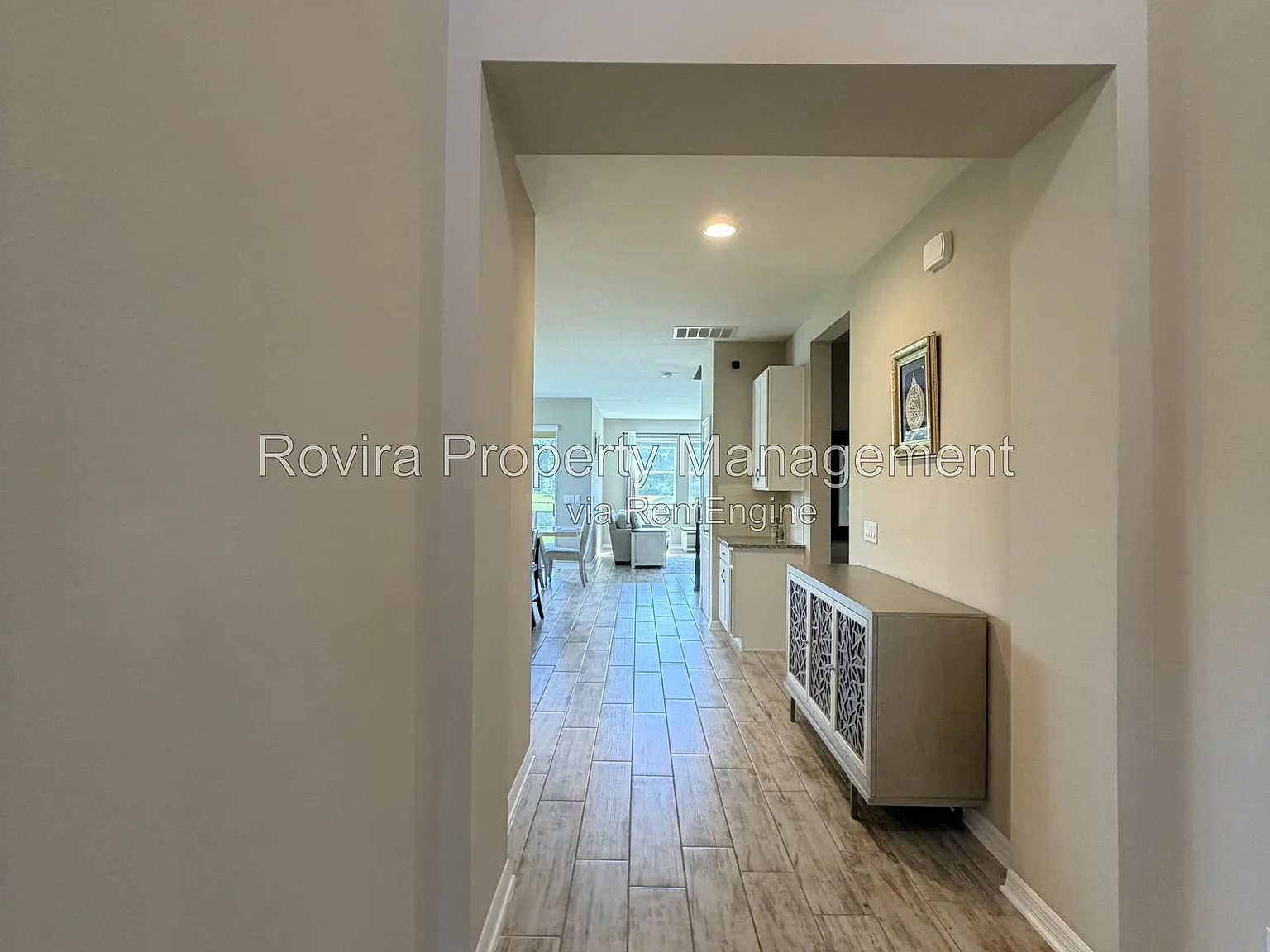 5 bed, 3.0 bath, 3689 sqft, $3,700 — Photo 3