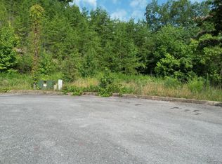 3150 Cherokee Valley Dr, Pigeon Forge, TN 37862