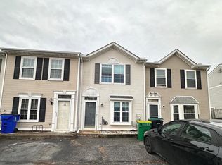 219 Fieldstone Ln, Newark, DE 19702