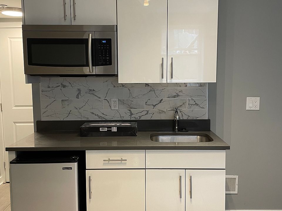 1st image of 533 N Budd St APT 1A