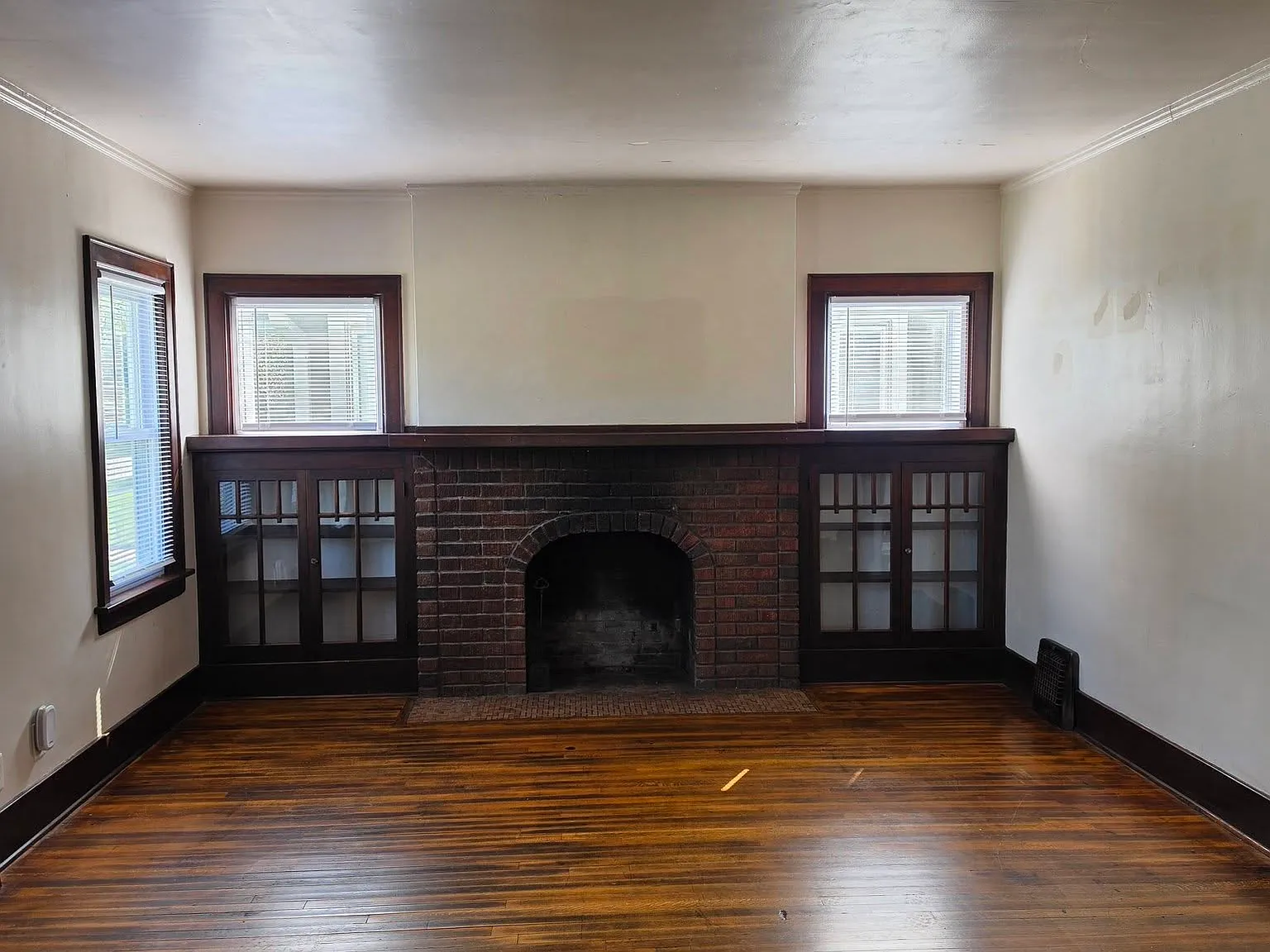 2 bed, 1996 sqft, $1,800 — Photo 4
