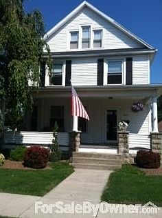Front of the house
						:
						New porch in 2012. New Roof 2011