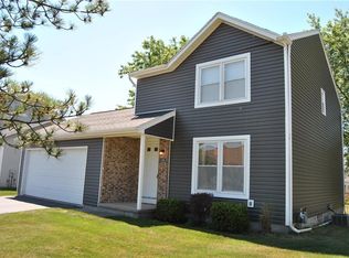 1566 Hayride Dr, Farmington, NY 14425
