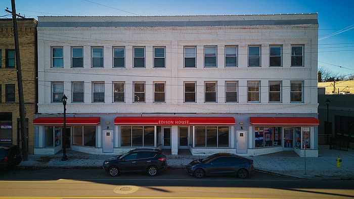 1st image of 1336 Portage St #21