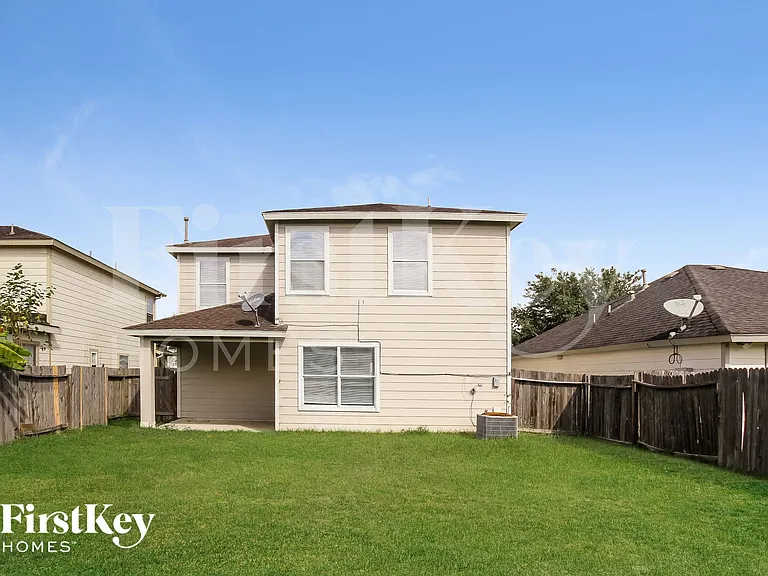 8126 Liberty Point Ln — Photo 15