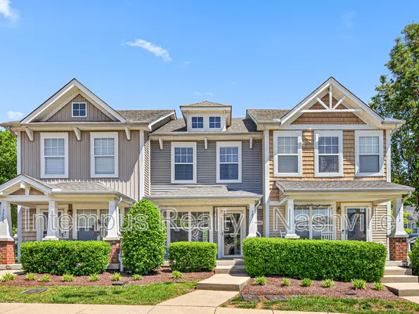3271 Harpeth Springs Dr, Nashville, TN 37221