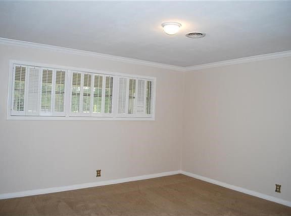 4th image of 131 E Caldwood Dr