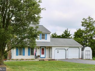 587 Hiview Dr, Lititz, PA 17543