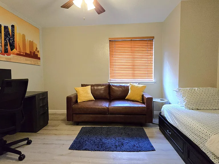 1609 Lobo Mountain Ln — Photo 9