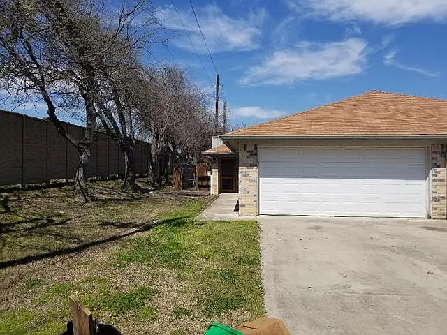 689 Dogwood Trl