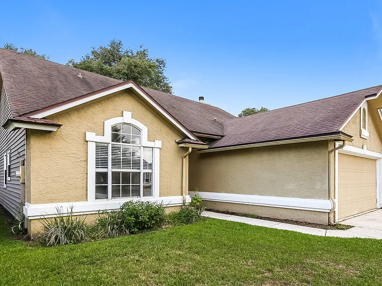 1455 Beecher Ln — Photo 3
