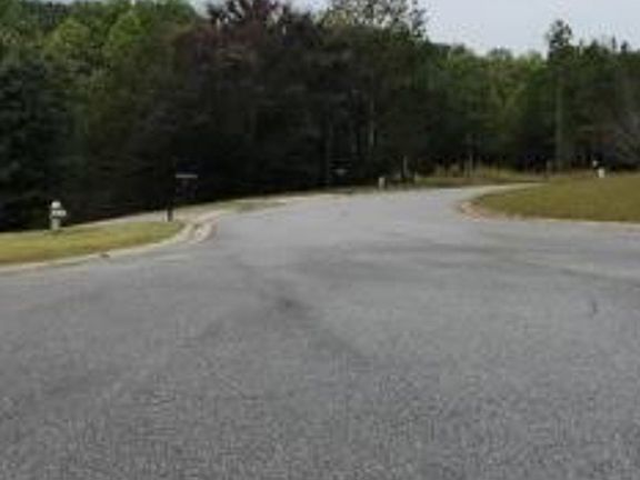 Exterior Neighborhood (street photo)