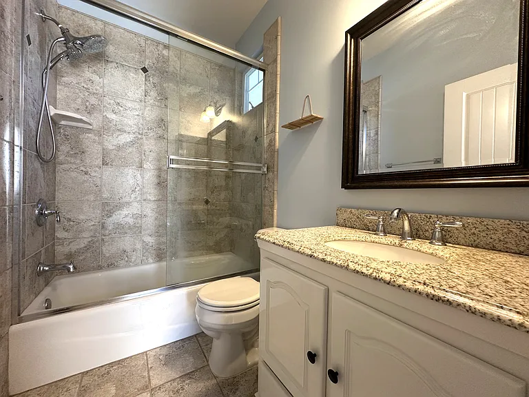 1833 Cabrillo Ave — Photo 9