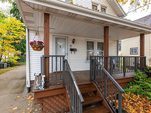 2nd image of 2867 Vincent St