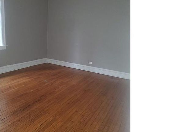 4th image of 7742 S Phillips Ave #3D