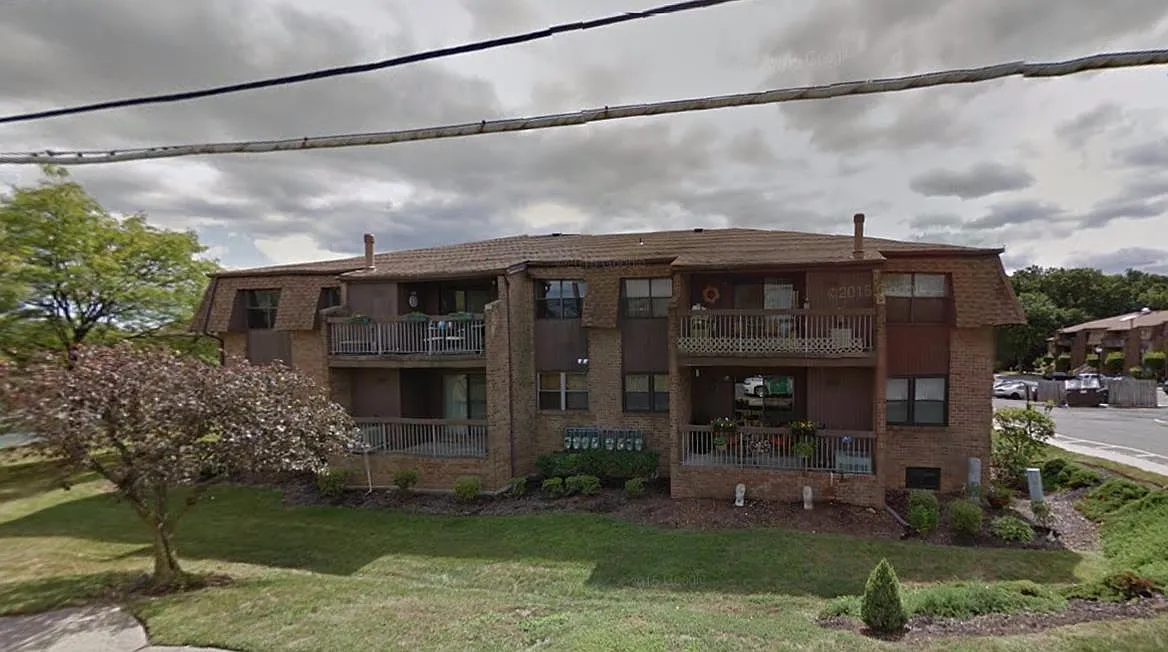 2 bed, $2,450 — Photo 1