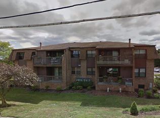 523 Sharon Ct #1F, Woodbridge, NJ 07095