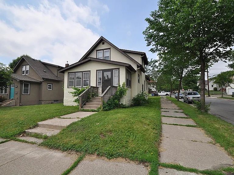 1st image of 2223 Queen Ave N #2