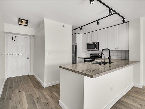 4th image of 1401 Bay Rd APT 407