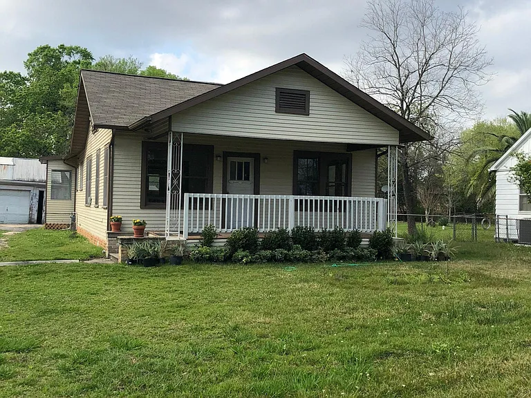 River Dr — Photo 8
