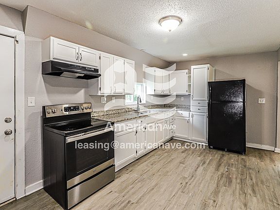 422673_006_kitchen_5.jpg