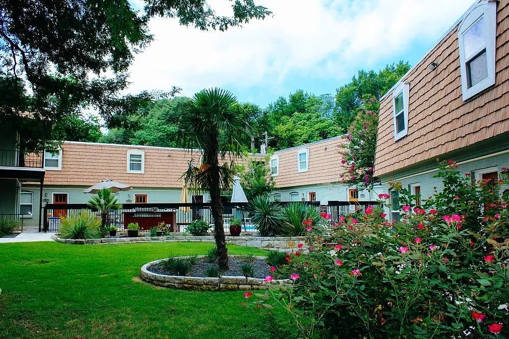 1 bed, 1.0 bath, 573 sqft, $1,790 — Photo 1