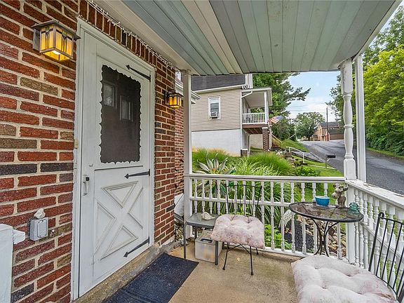 4th image of 1852 1st St