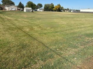 317 9th St, Ipswich, SD 57451