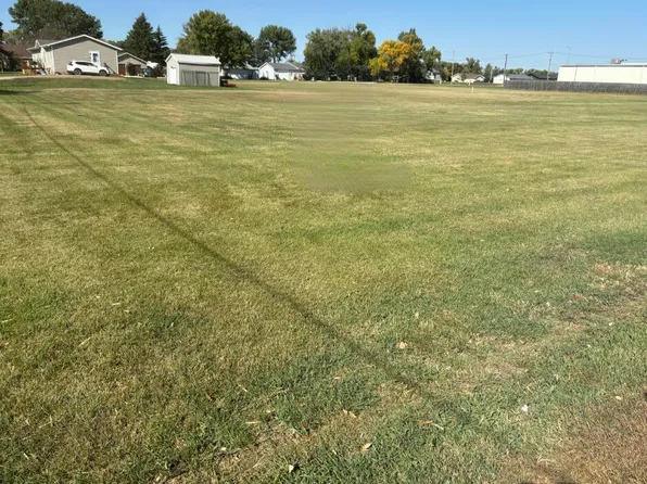 317 9th St, Ipswich, SD 57451