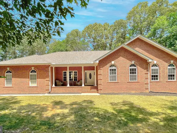 23413 Nicholson St, Hollywood, MD 20636