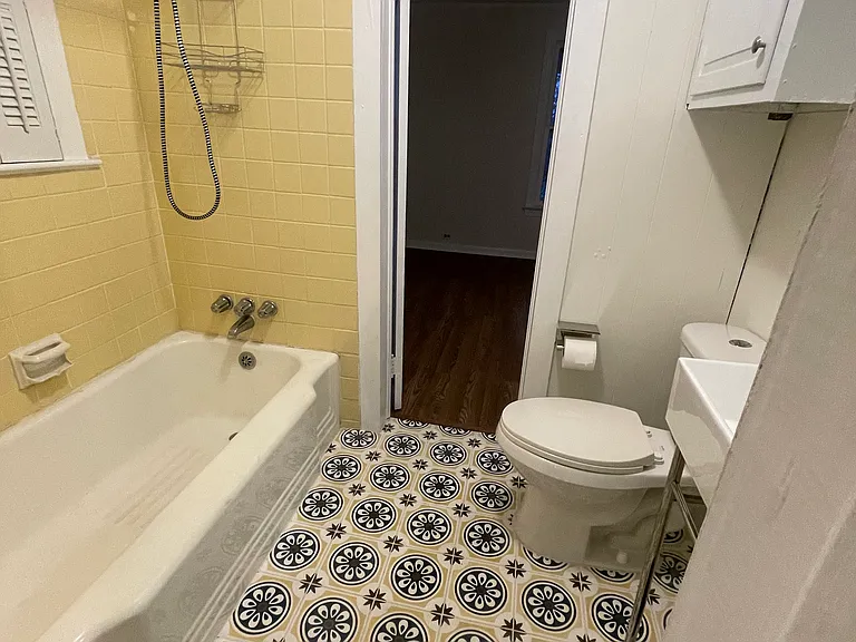 4245 Oakview Ln — Photo 6