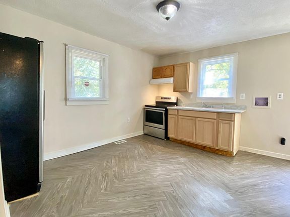 3rd image of 1129 Wilmington Ave