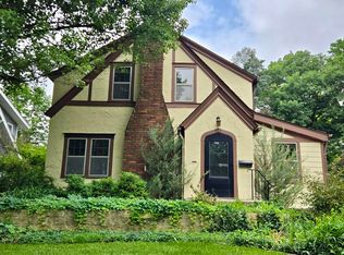 911 Ridgewood Ave, Ames, IA 50010