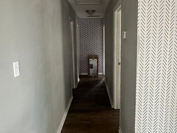 3rd image of 725 Stillwater Dr