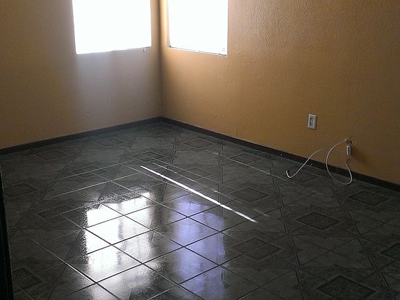 5th image of 1171 N Perris St