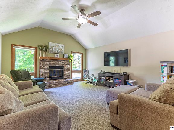 5th image of 1005 Devon Dr