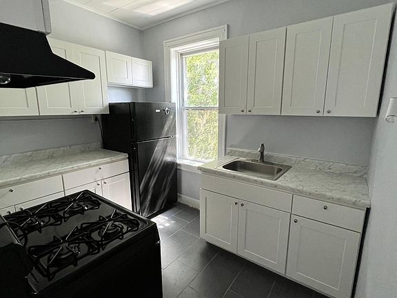 2nd image of 442-448 Washington Ave #11