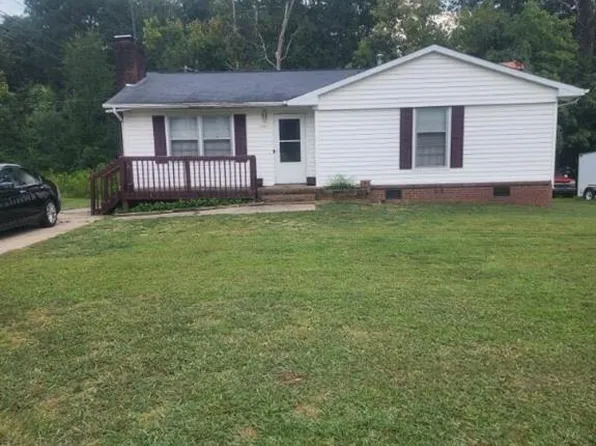 3867 Pembrooke Rd, Winston Salem, NC 27106