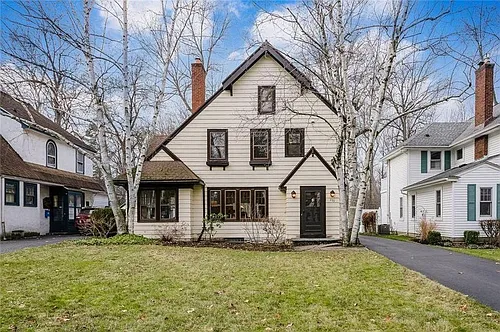 133 Westland Ave Photo 1
