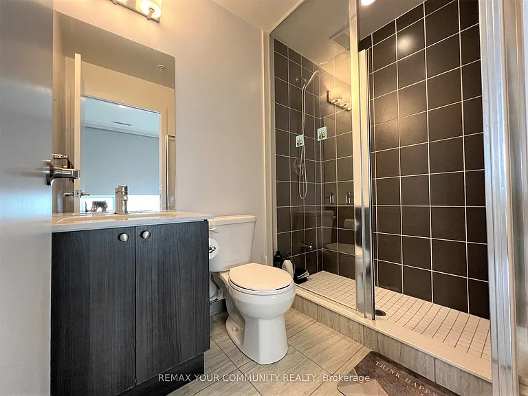 7 Kenaston Gdns #907 — Photo 7