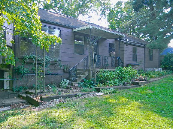 4th image of 1005 Highland Dr