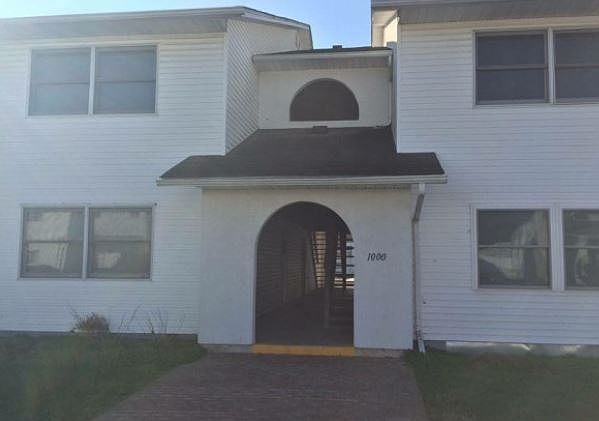 1st image of 1005 Houston Acres