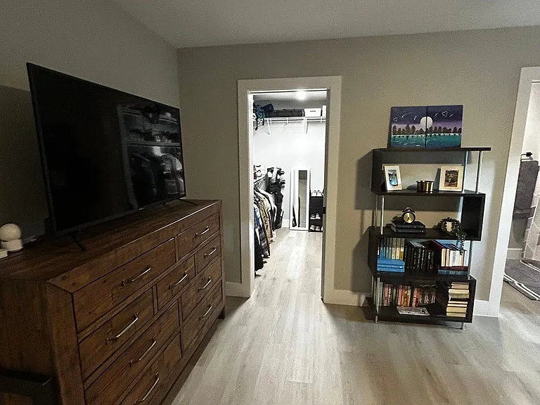 1403 Wilson Ave — Photo 10